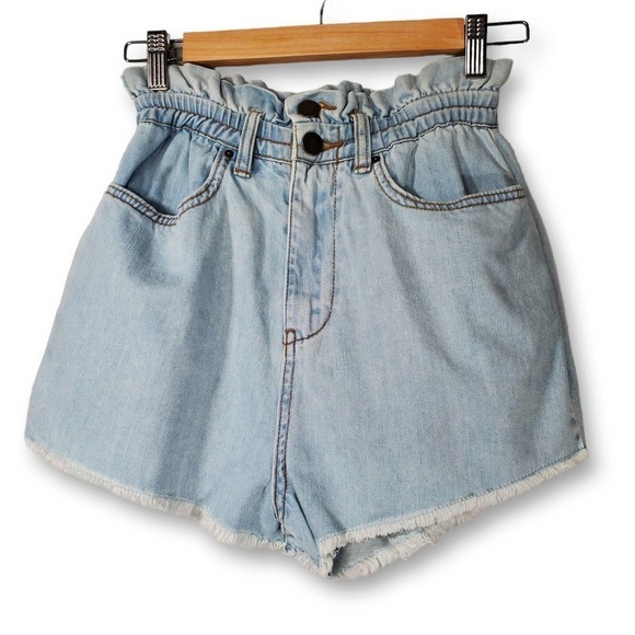 Billabong Pants - Billabong Take a Walk Denim Raw Hem Short Light Wash Size Small